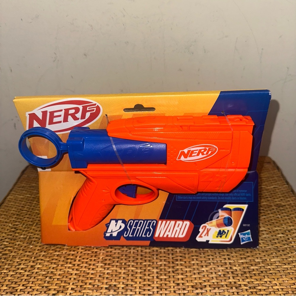 Hashro Nerf N Series Ward Blaster & 2 Nerf N1 Darts Inc Compatible Nerf N Series